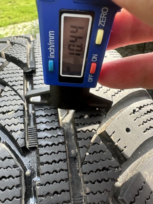 Шини зима майже нові 225/60 R17 Goodride резина комплект