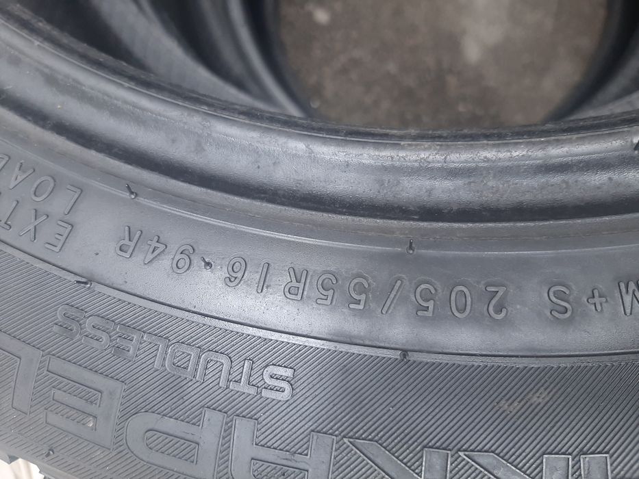 Шини б/у 205/55R16 Nokian зима.