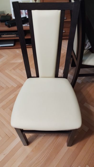 Zestaw stół i 6 krzeseł