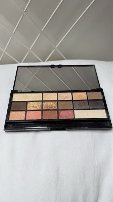Paletka do oczu Makeup Revolution Chocolate Vice