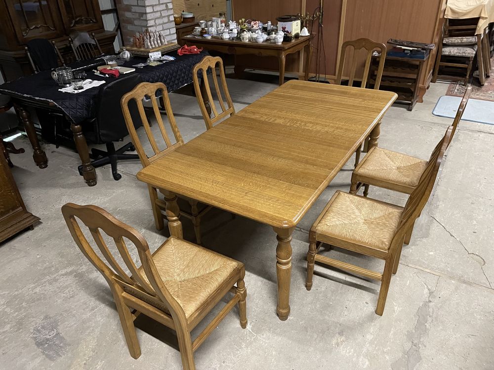 Nowy dębowy stół z krzesłami marki GILSON