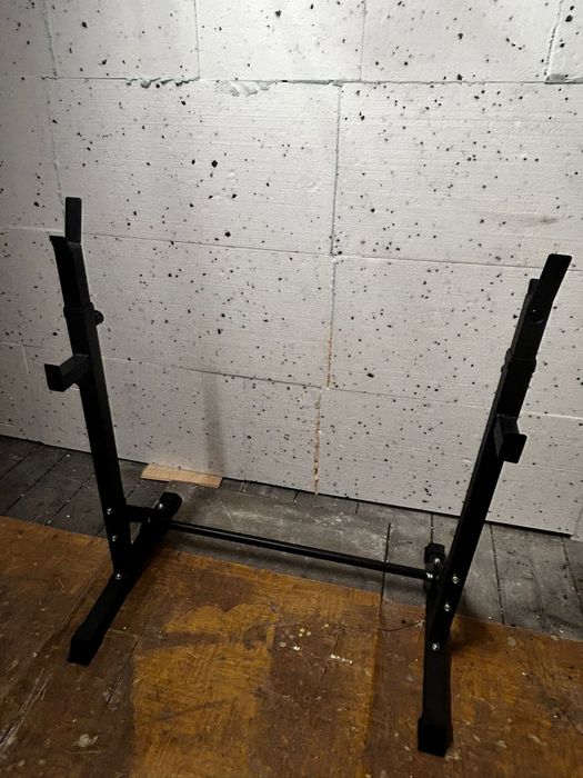 Stojaki pod sztangę, złączone, duża regulacja.