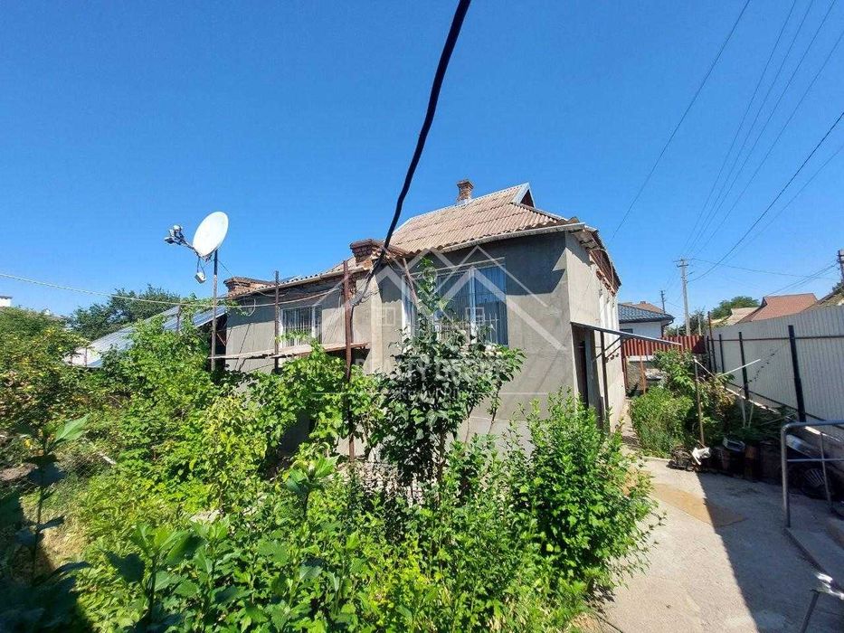Продаж будинку з гаражем у центрі міста по вул.Кравченка