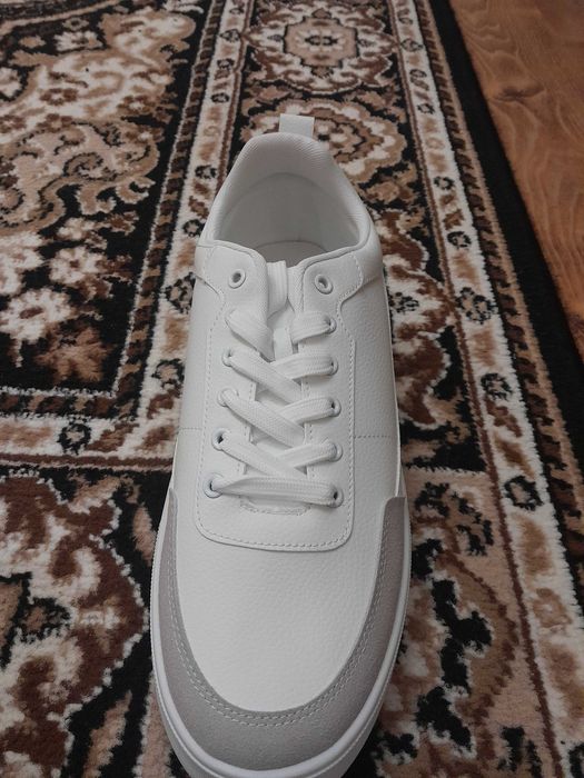 Чоловічі кросівки