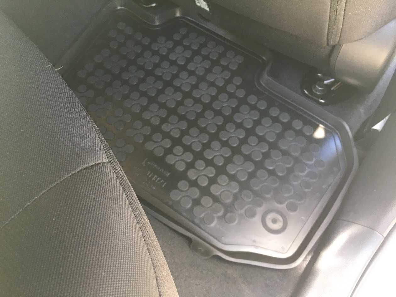 Tapetes impermeáveis para Nissan Leaf 2