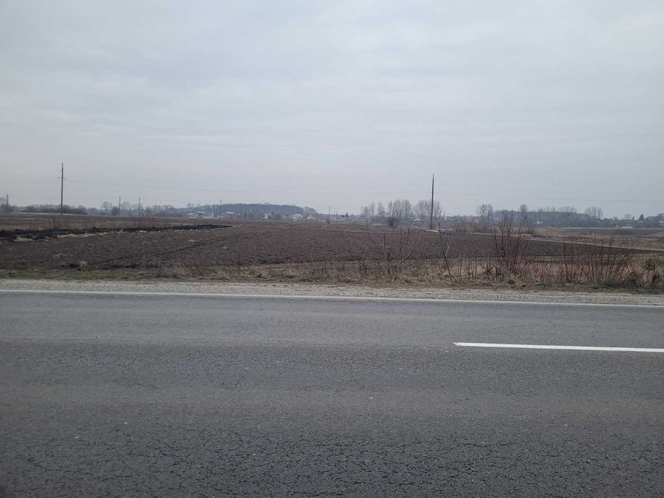 земельна ділянка с. Жовтанці біля траси