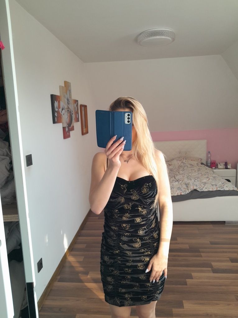 Sukienka welurowa blyszczaca marszczoną sexy mini dekolt s m