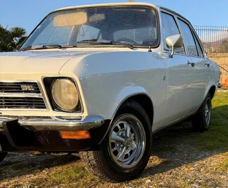 Opel Ascona 1.2 clássico