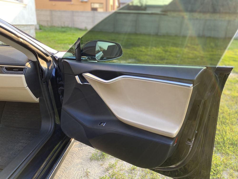 Tesla Model S 60 2013