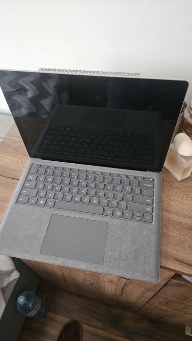 Microsoft surface rezerwacja