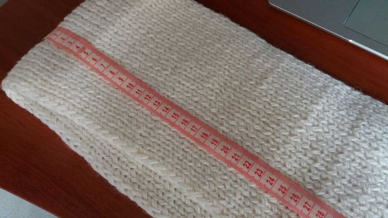 Вязанный белый шарф ручной работы