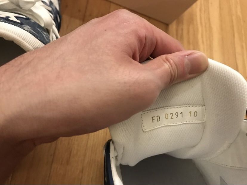 Louis Vuitton Trainer White Blue