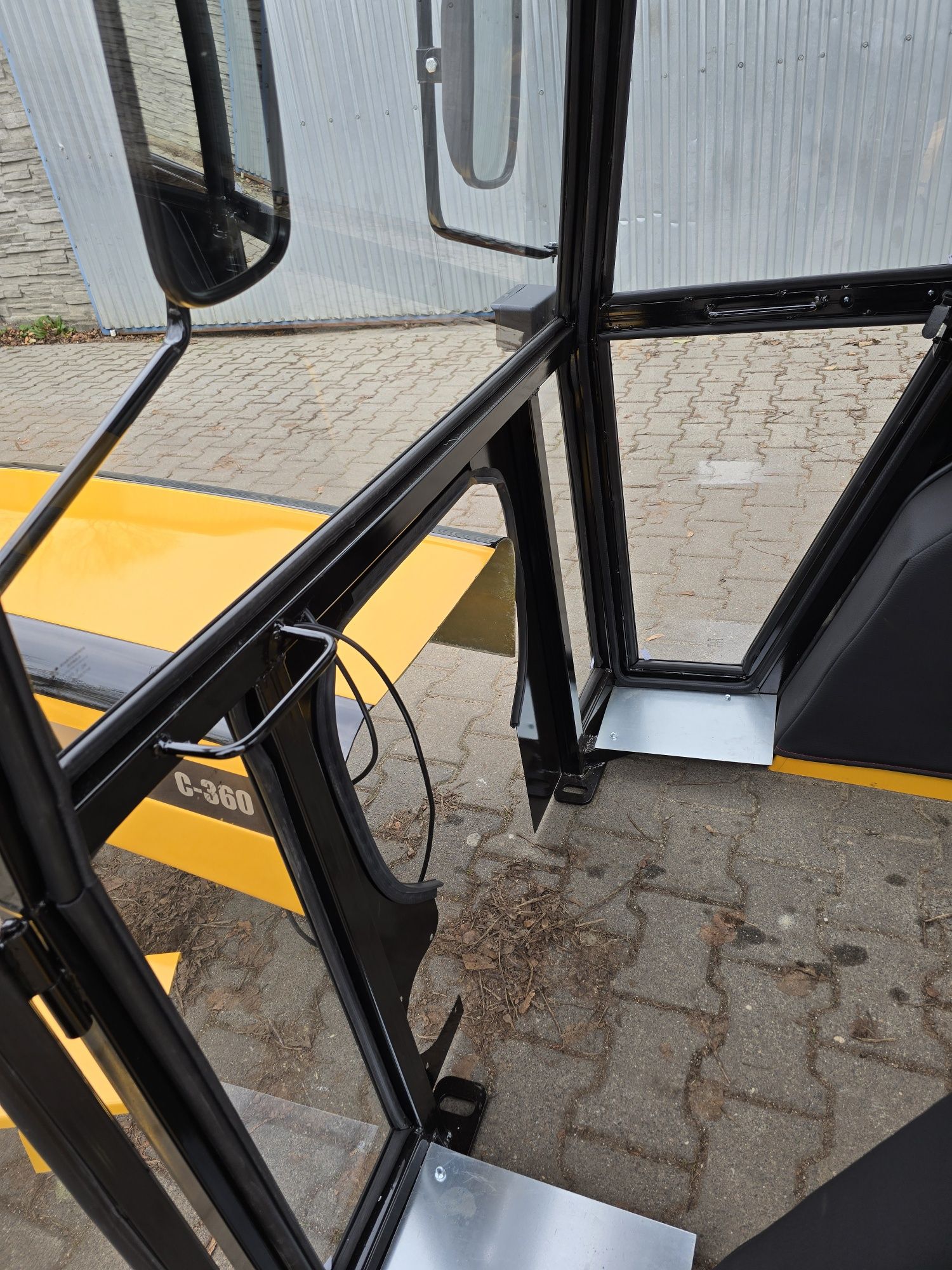 Kabina c360 c330 Kabina c 360 mf255 bizon t25 maska c360