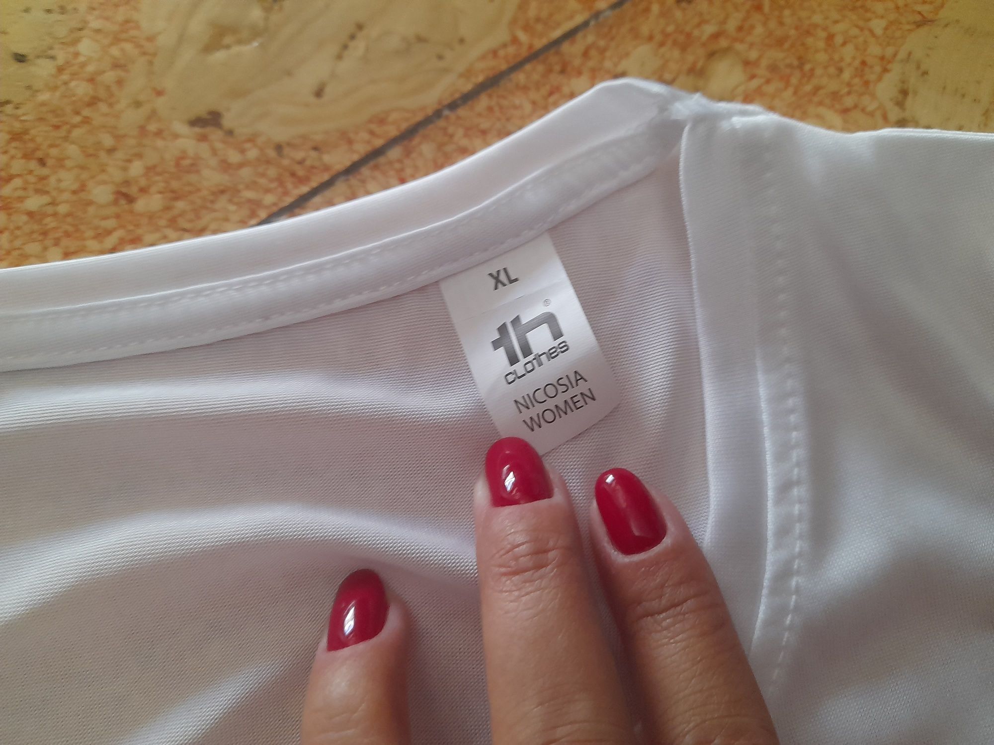 9 T-shirts técnicas brancas