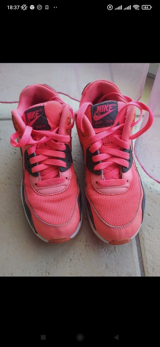 Tennis AirMAX em rosa e cinzento