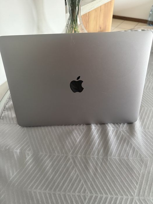 Macbook Pro 2017 13,3