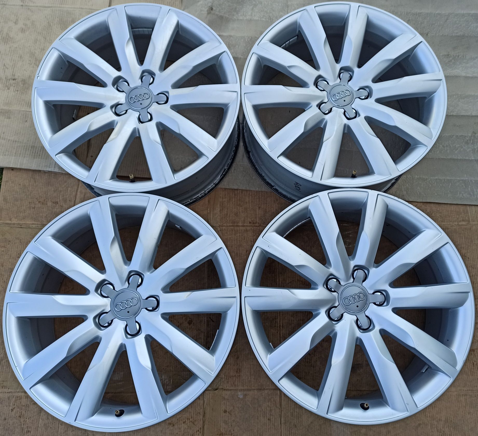 Alufelgi Audi Oryginał A3 A4 A5 A6 A7 A8 Q5 8Jx19 ET39 5x112 8R0