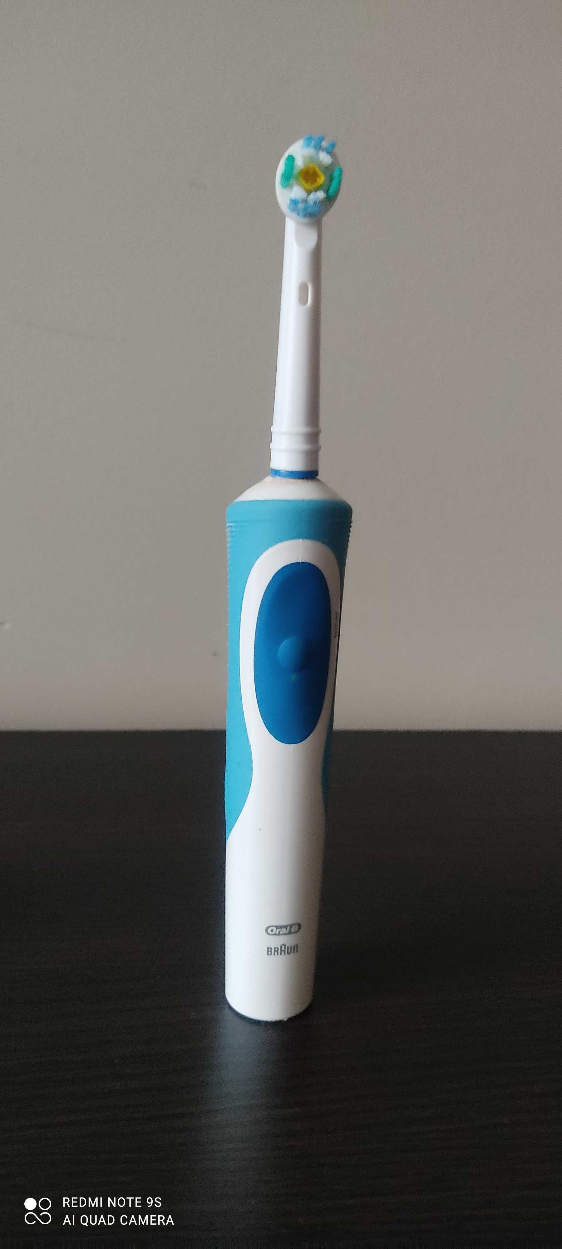 Szczoteczka elektryczna ORAL -B