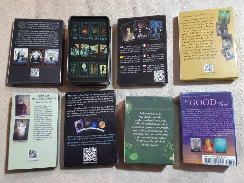 Комплект з 8-ми колод. Оракули, Таро. Англійська