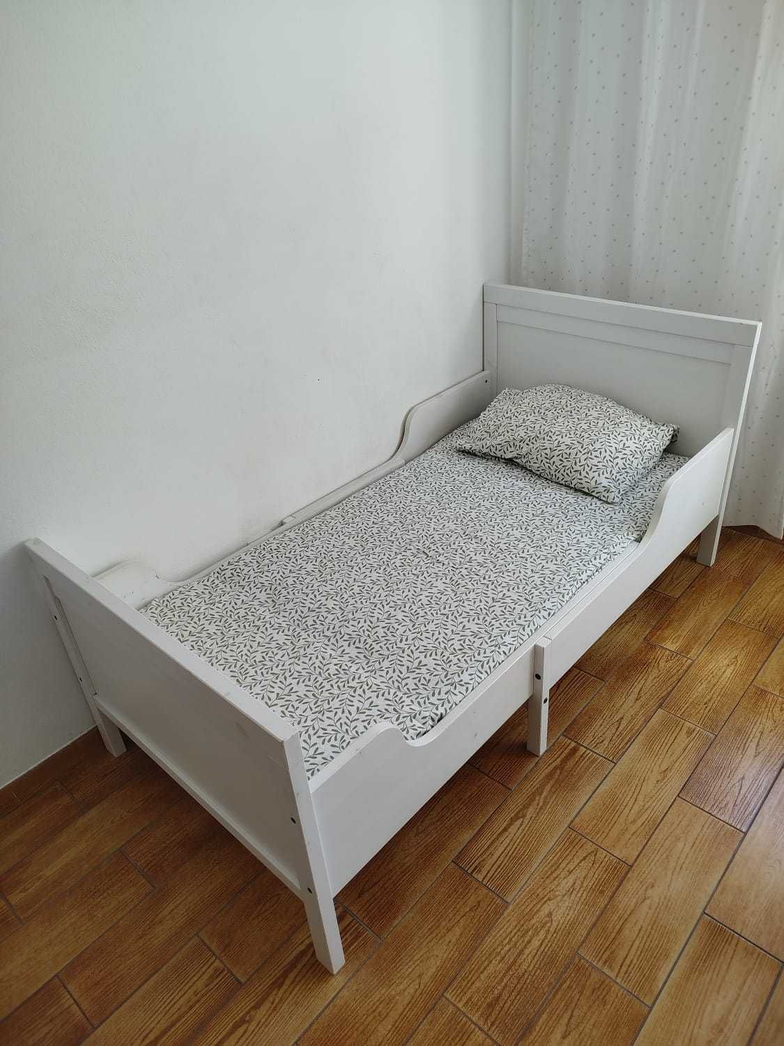 Cama extensível IKEA com colchão – branca