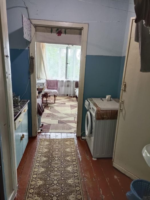 Продам квартиру в гуртожитку свій туалет , кухня