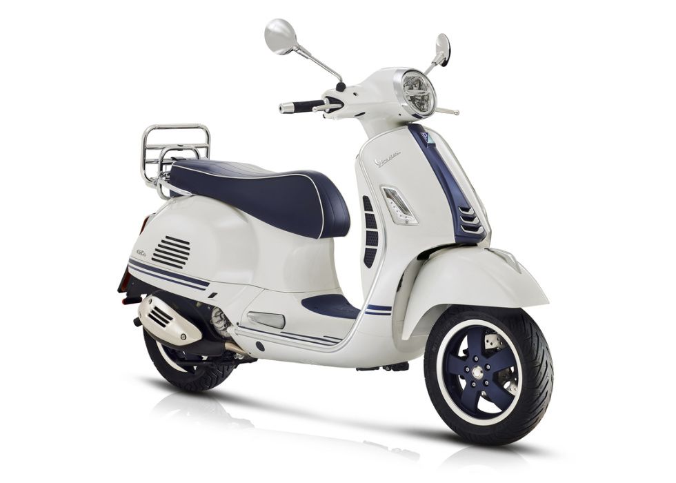 Rama z dokumentami Vespa GTS Super Sport 300cc 2010 r.