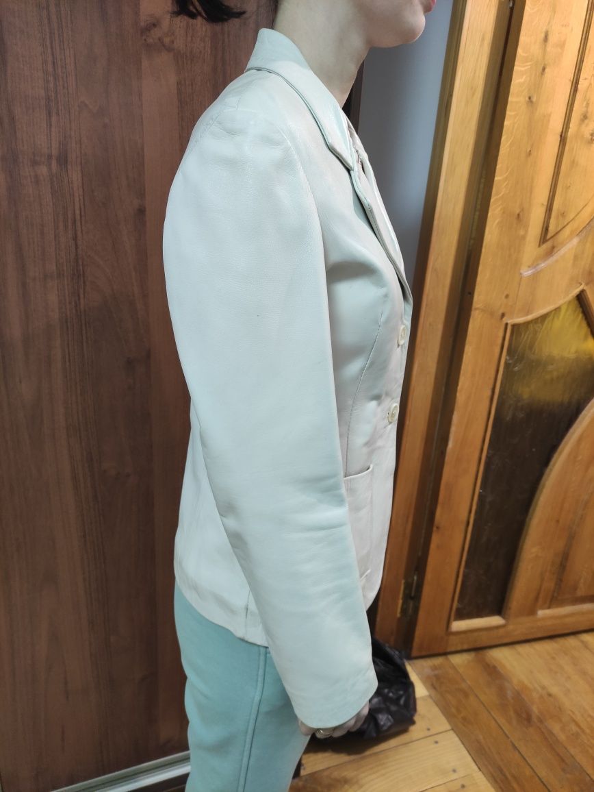 Шкіряний піджак куртка біла розмір s
