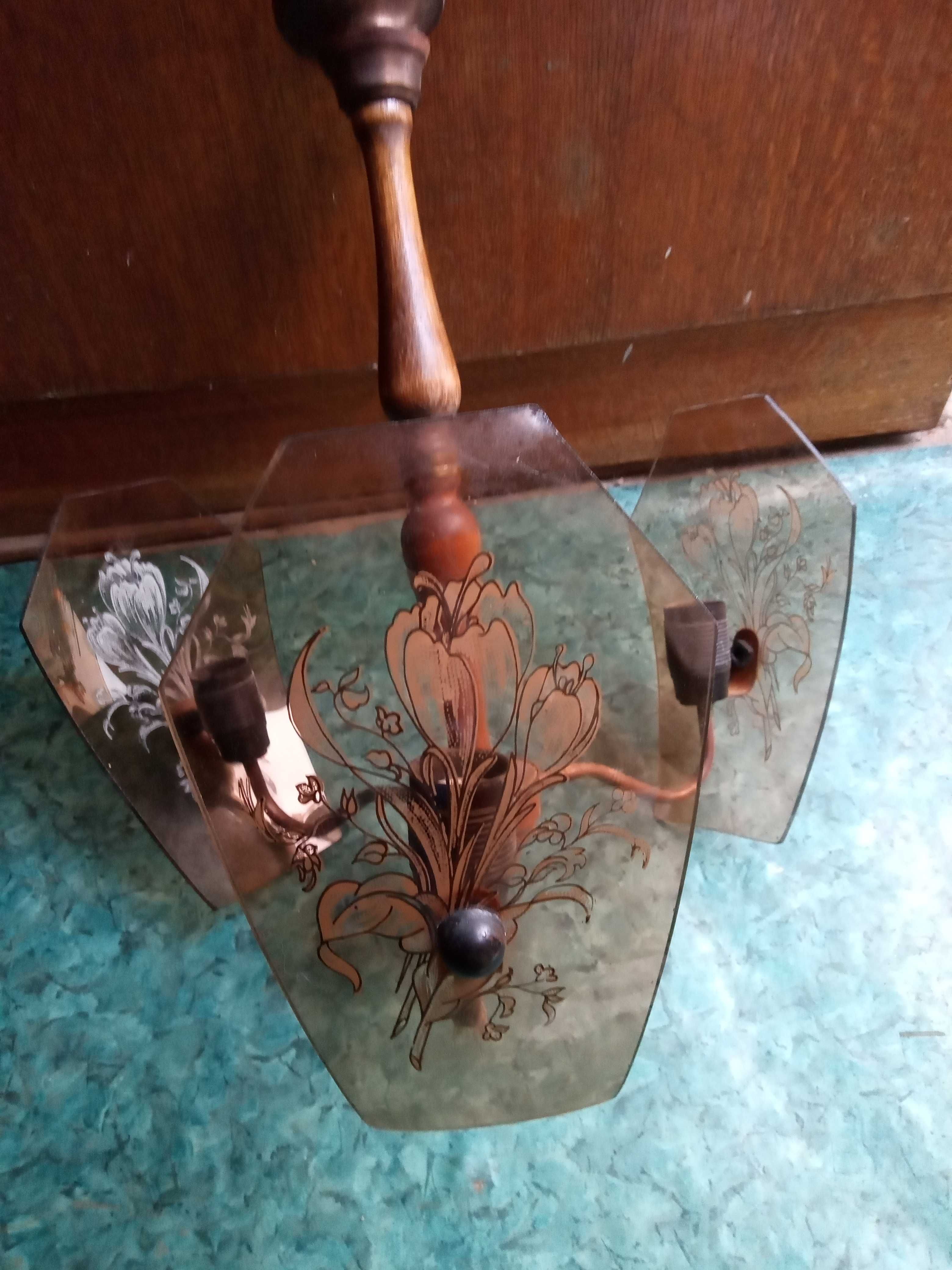 Lampa , żyrandol ,szkło, drewno na trzy żarówki