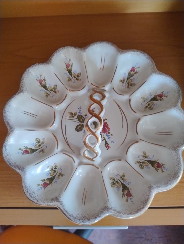 Zestaw porcelanowy - koszyk i tacka na jajka