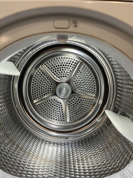 Сушильна машина Siemens iQ500 WQ33G2D40