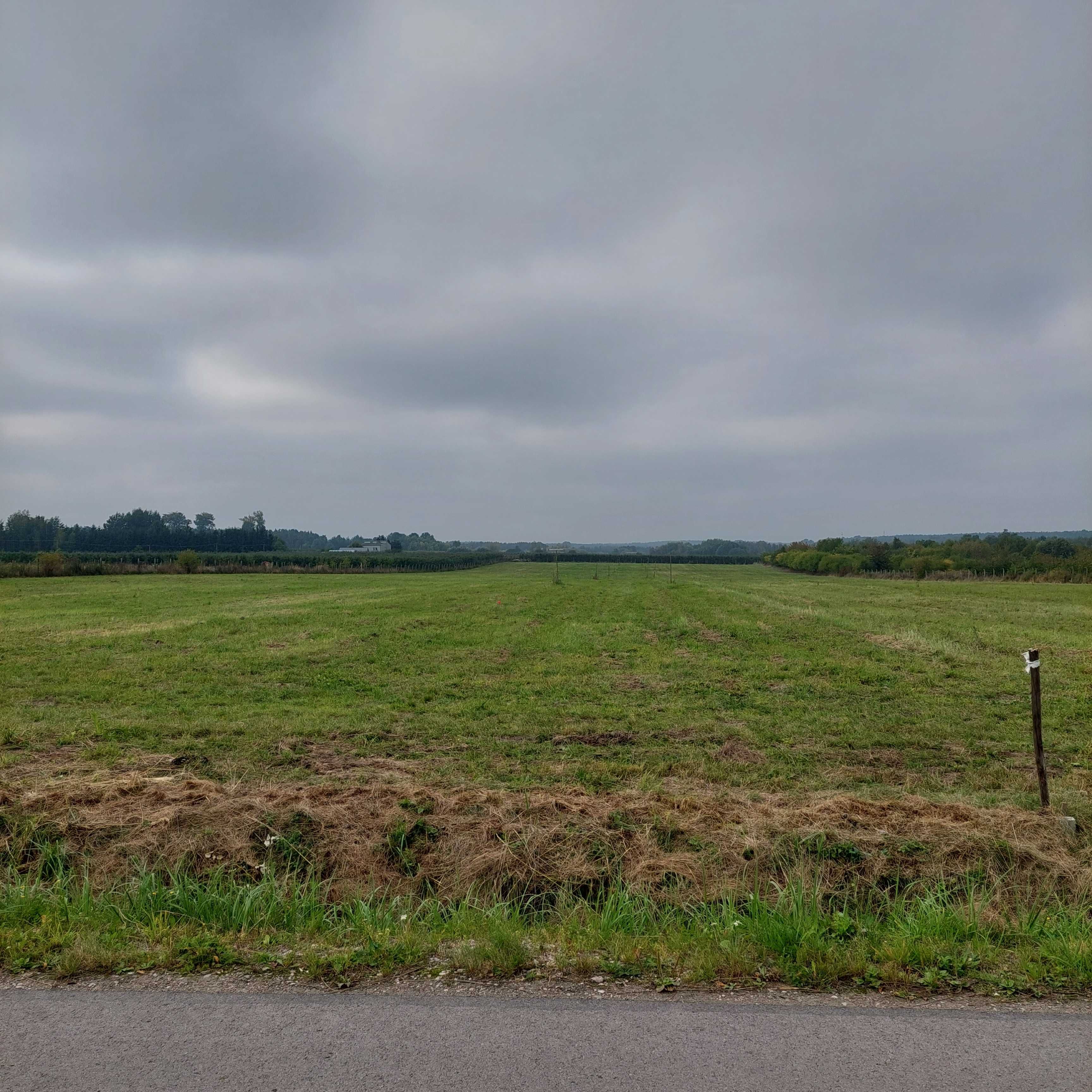 Atrakcyjna działka z Warunkami Zabudowy - Bezpośrednio.