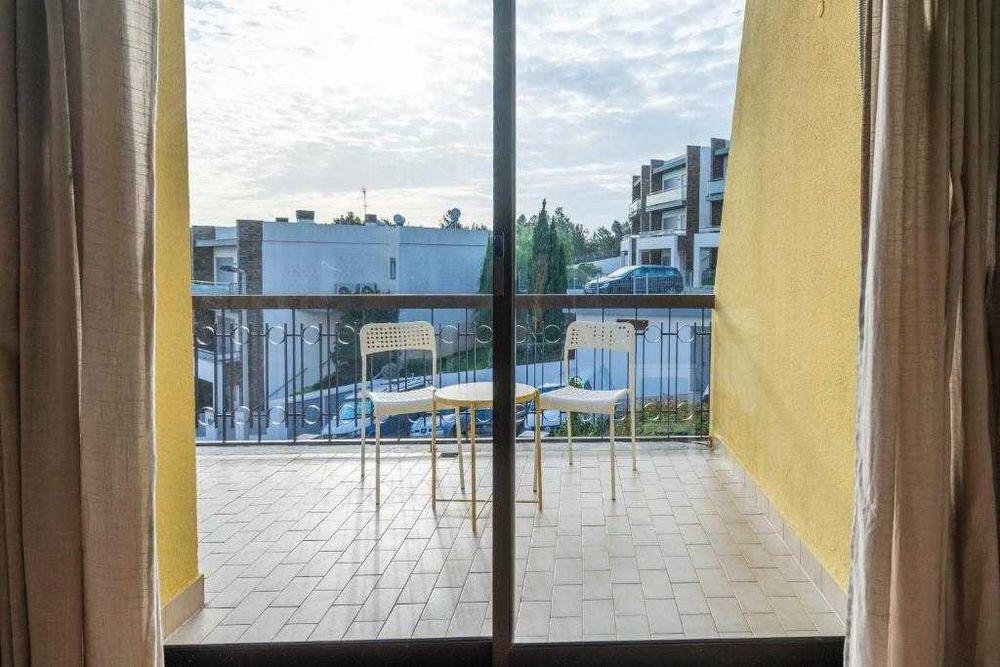 T0 Estudio Parede Linha de Cascais