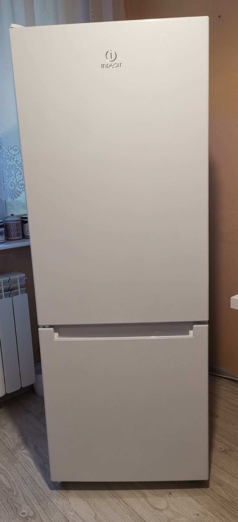 Lodówka Indesit 155cm