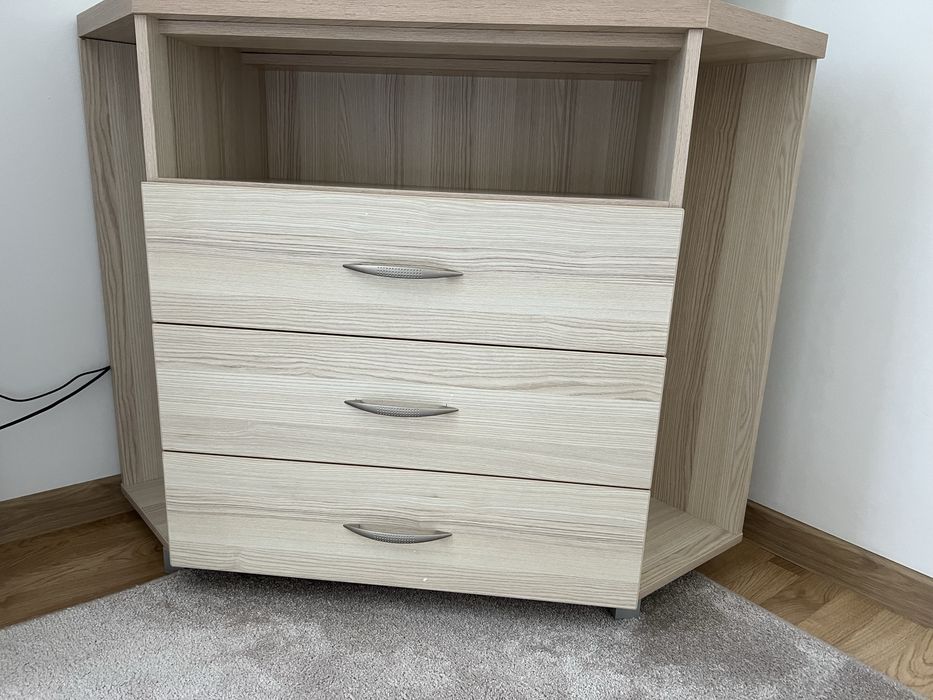 Продається  кутовий  комод в хорошоу стані
