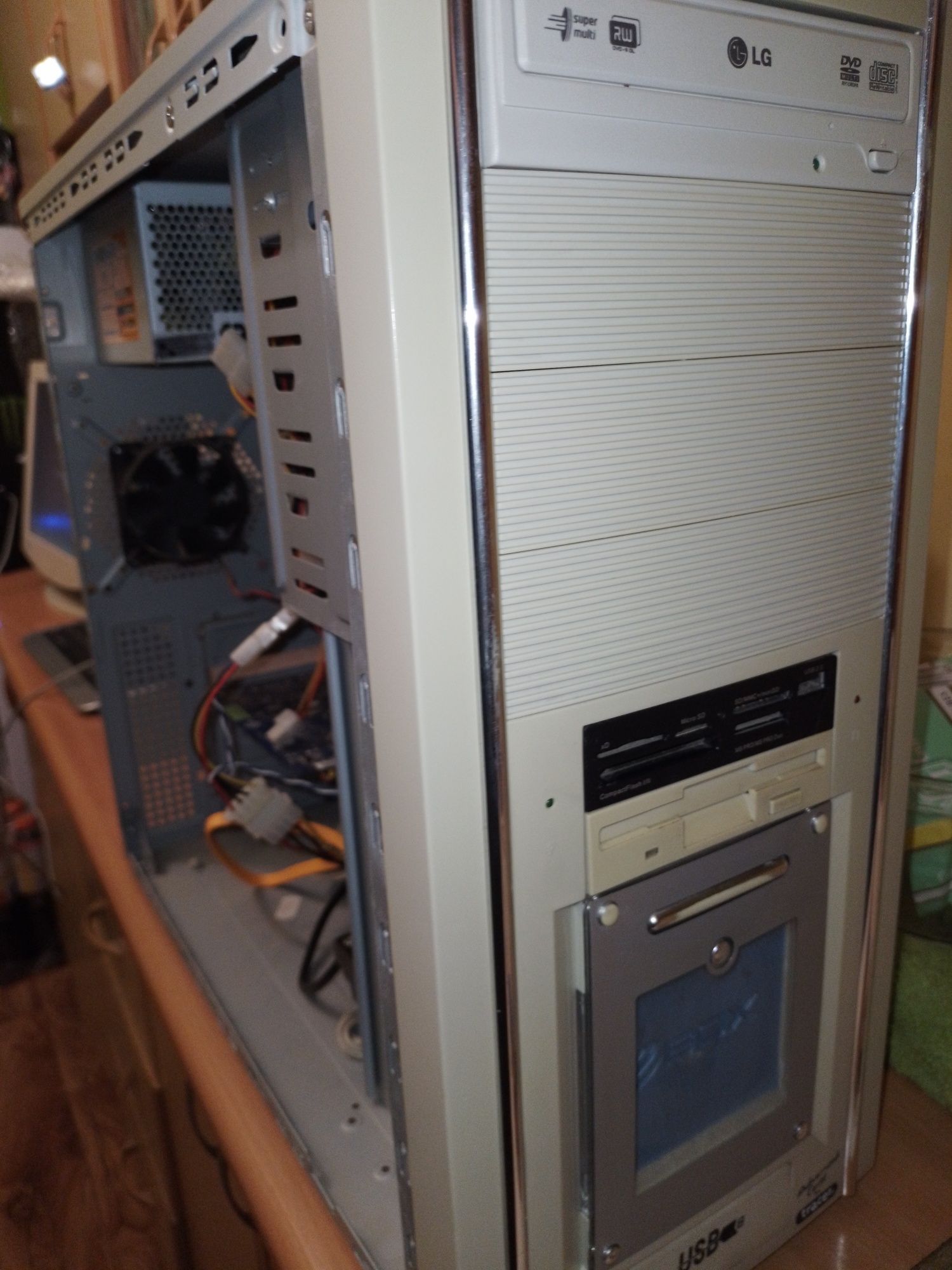Fajny retro komputer pc