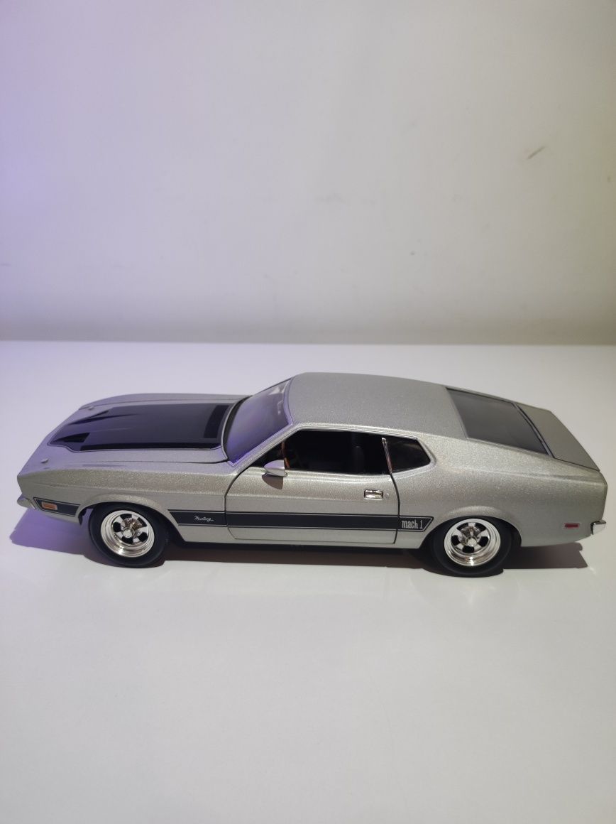 Ford Mustang Mach 1 1:18 ERTL