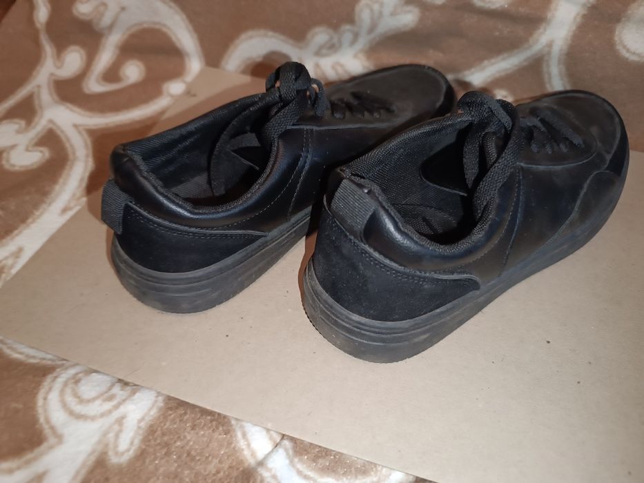 Продам  кросовки