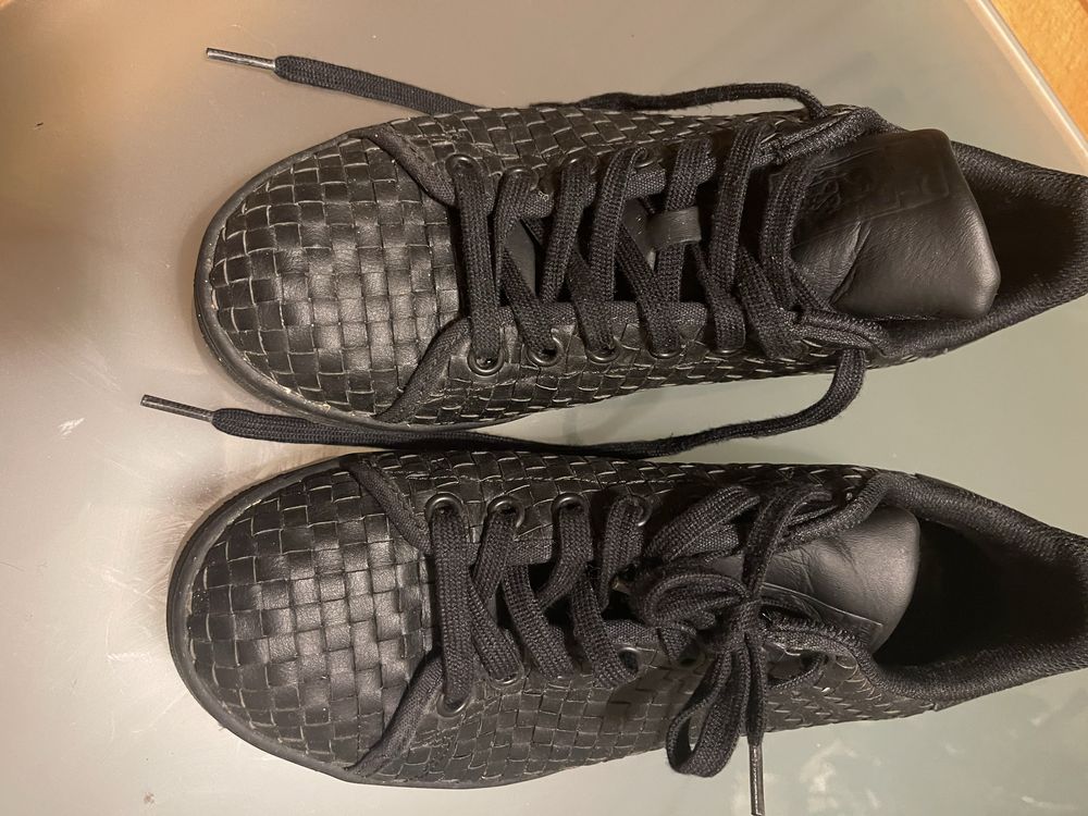 Tenis Adidas Pretos 40,5 sola em bom estado, usado poucas vezes