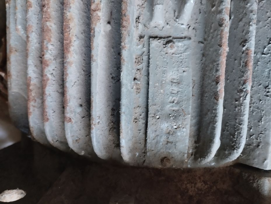 Продам електродвигун 7.5кв на 1500об