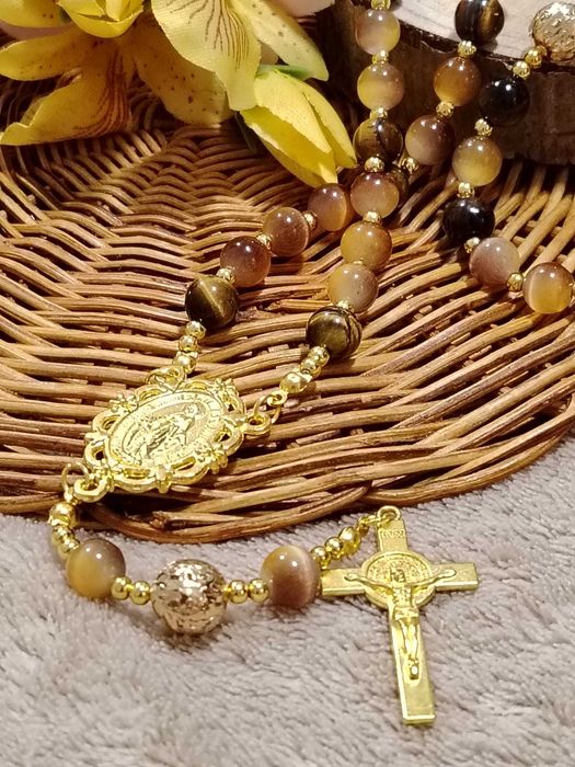 Terços Lindíssimos e Brilhantes feitos a mão com pedras naturais