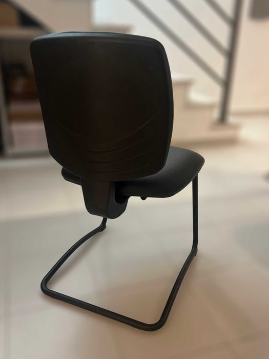 Cadeira de sala de espera / reuniões sem braços