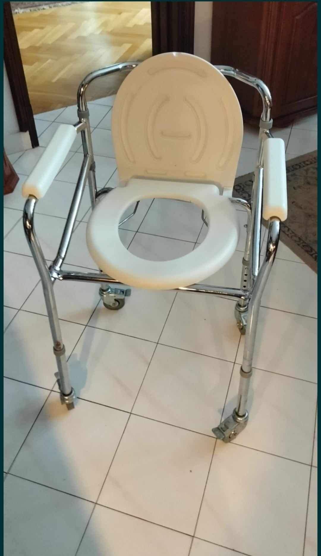 Wózek inwalidzki toaletowy