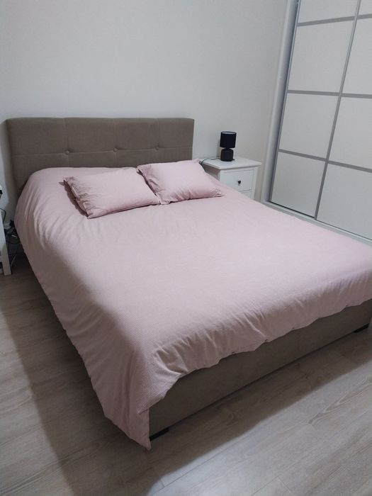 Cama casal 160 x 200cm em tecido