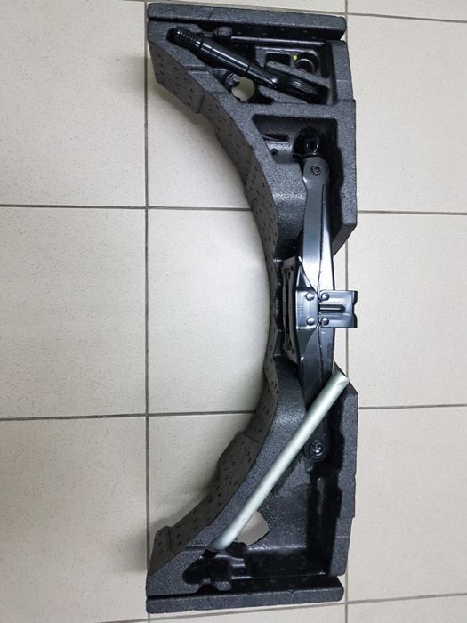 Volkswagen Touran Passat Golf Tiguan Запаска 18 Домкрат Ключ Крюк Вкла