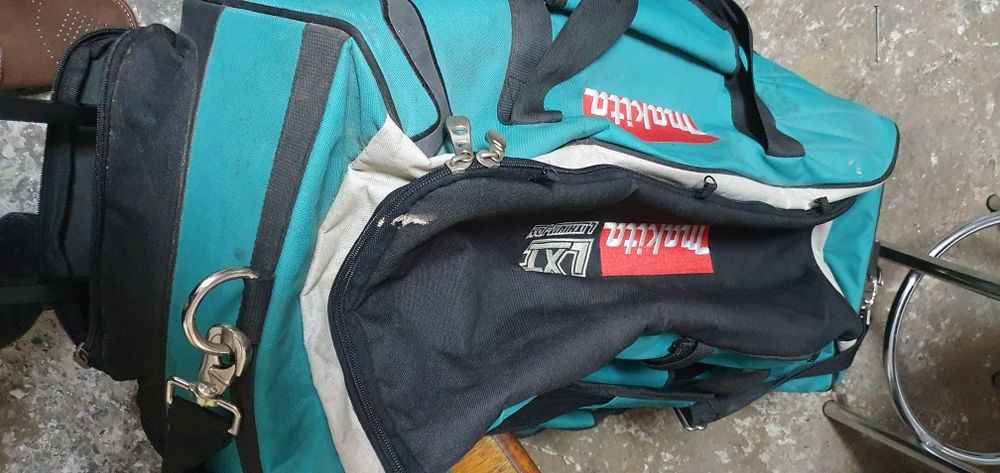 Duża torba narzędziowa na kółkach Makita LXT600