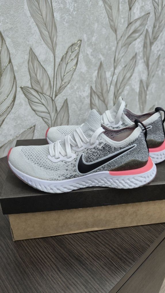 Кросівки Nike Epik React