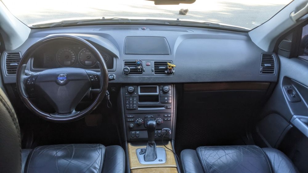 Продам Volvo XC90