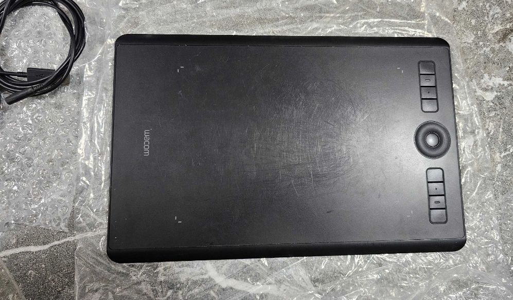 Графічний планшет Wacom Intuos Pro M (PTH-660)