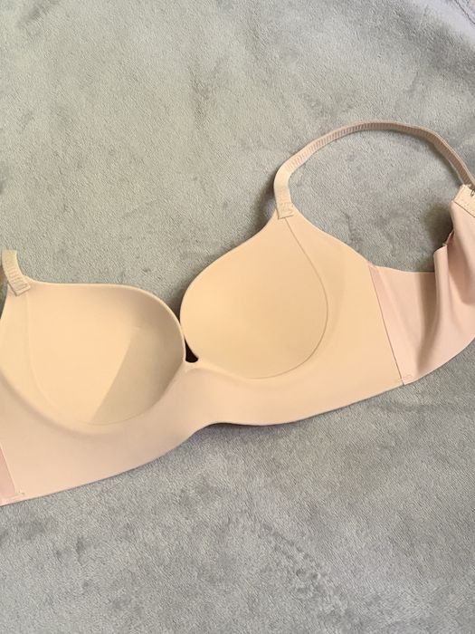 Бежевий безшовний бра/бюст