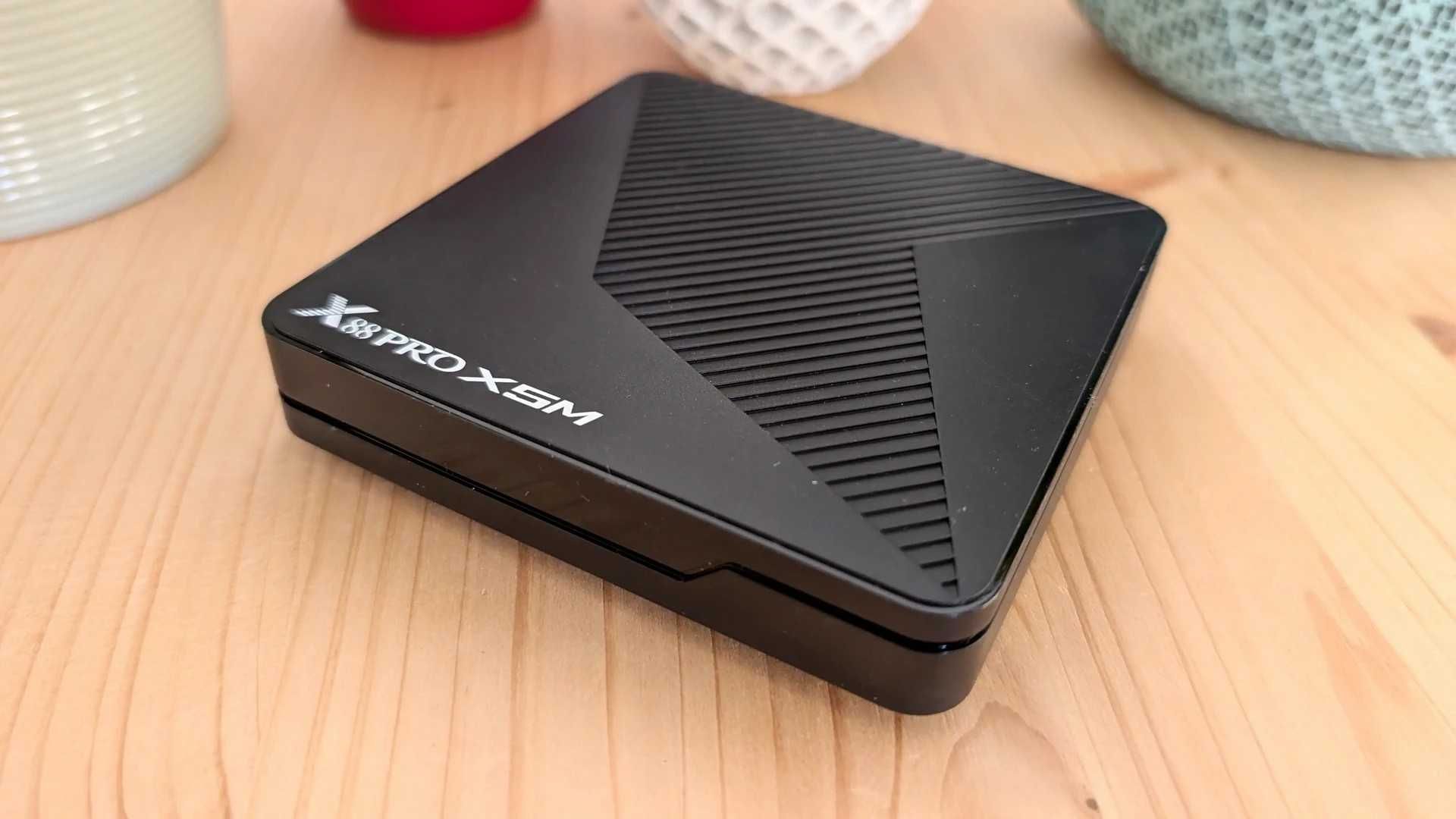 X88 PRO X5M 4/64 ГБ Amlogic S905X5M AndroidTV 14 1000M Wi-Fi 6